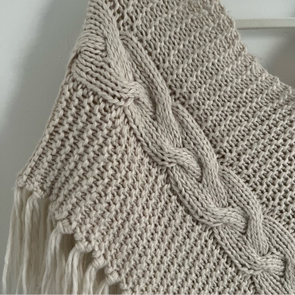 Vintage handmade poncho - Picture 6 of 8